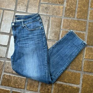 Chico’s So Slimming Girlfriend Slim Leg Ankle Jean